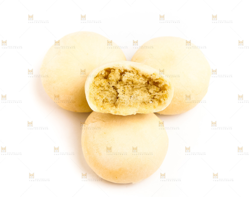 白底上的绿豆饼