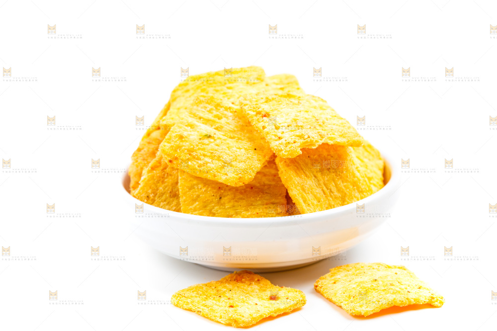 白底上放着麻辣锅巴