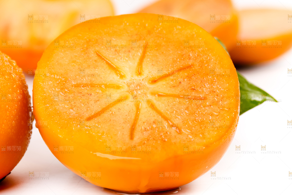 白底上一堆巧克力柿子