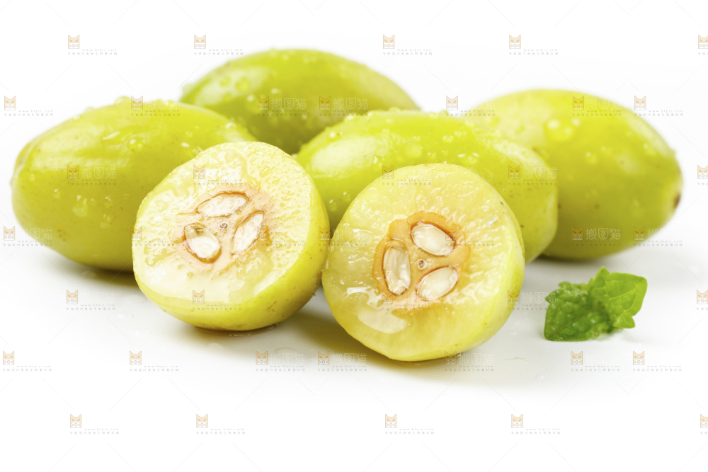 浅底上摆放着福建橄榄