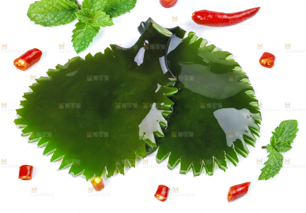 白底上摆放着海带根