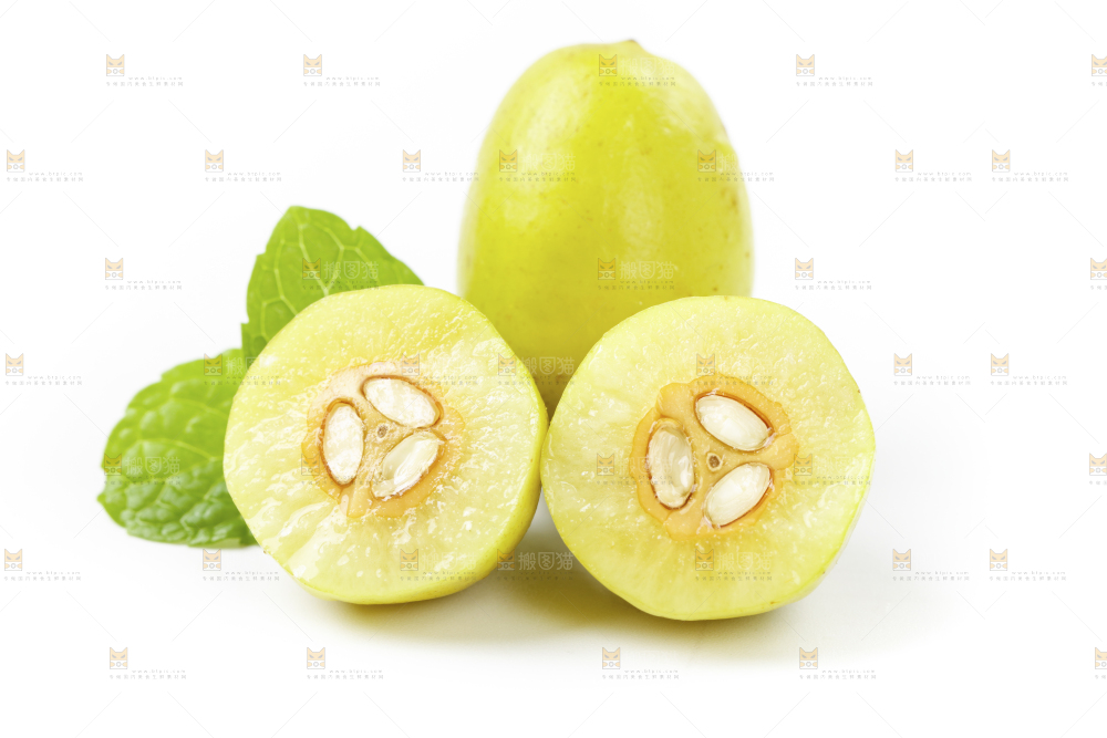 浅底上摆放着福建橄榄