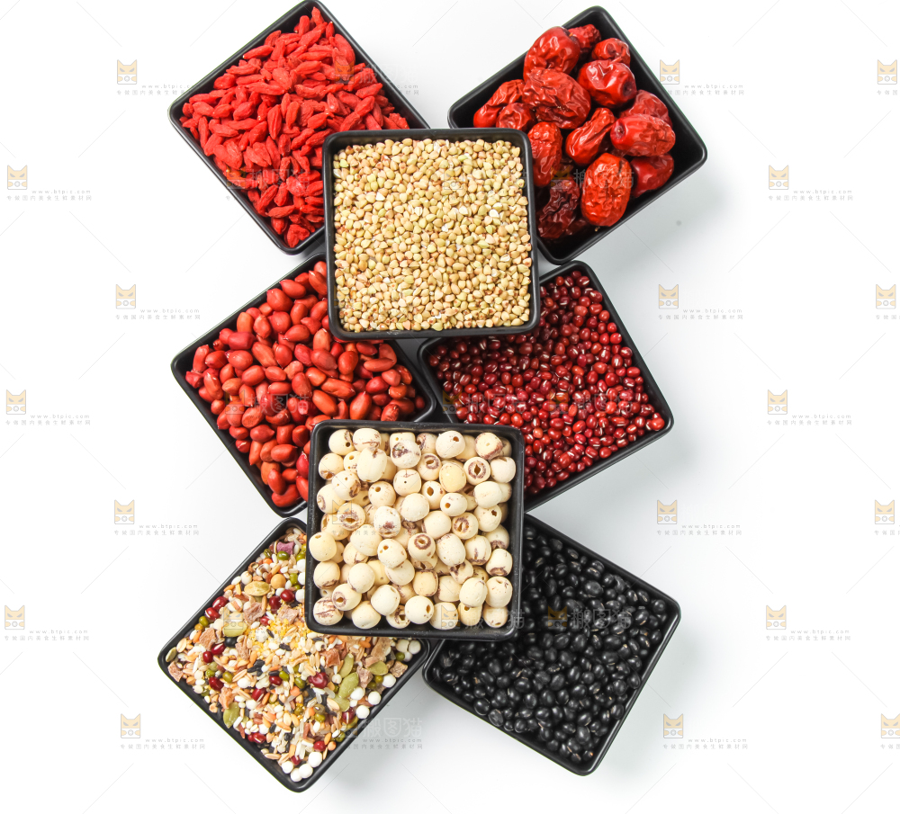 白底上的腊八粥食材
