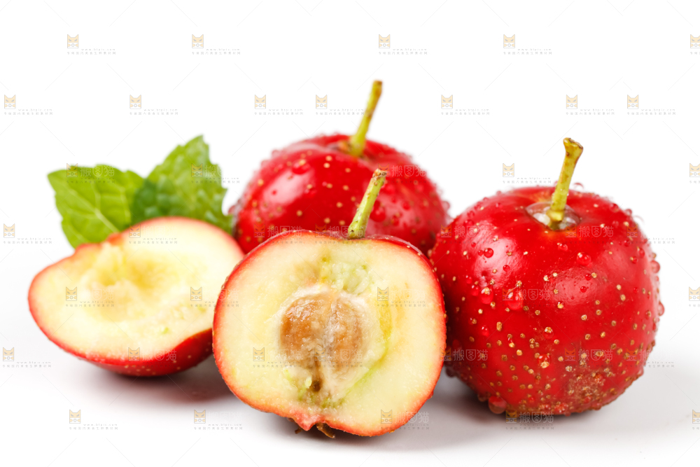 白底上放着山楂果