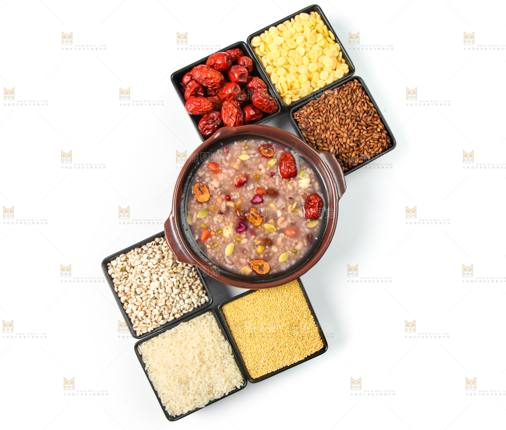 白底上的八宝粥食材和八宝粥