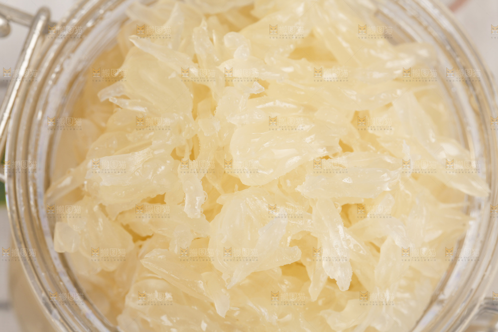 瓶子里的水晶蜜柚果肉