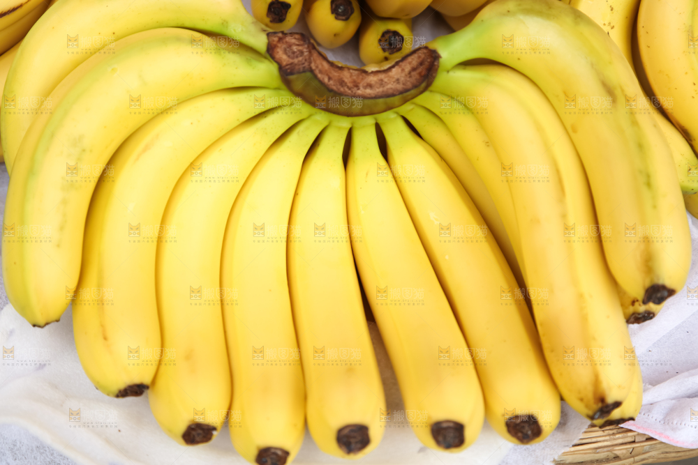 一串黄皮香蕉