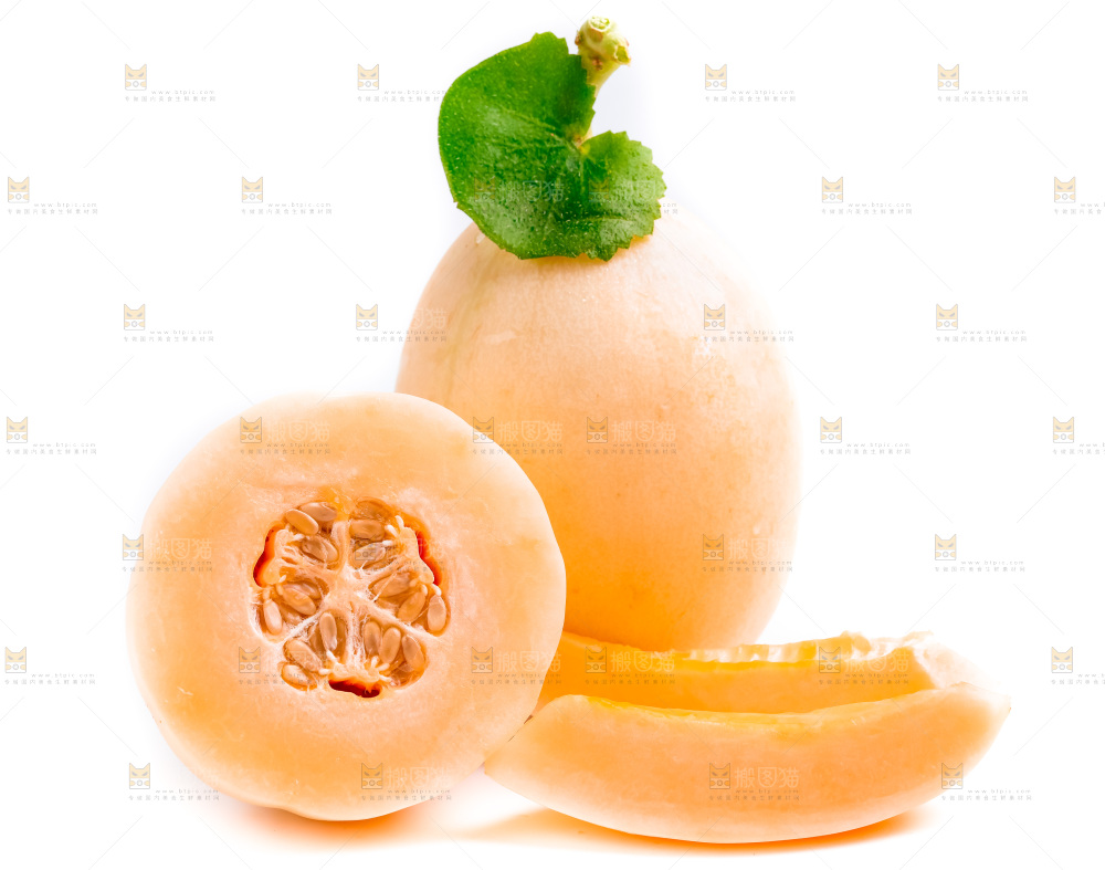 白底上放着山东东方蜜瓜切块