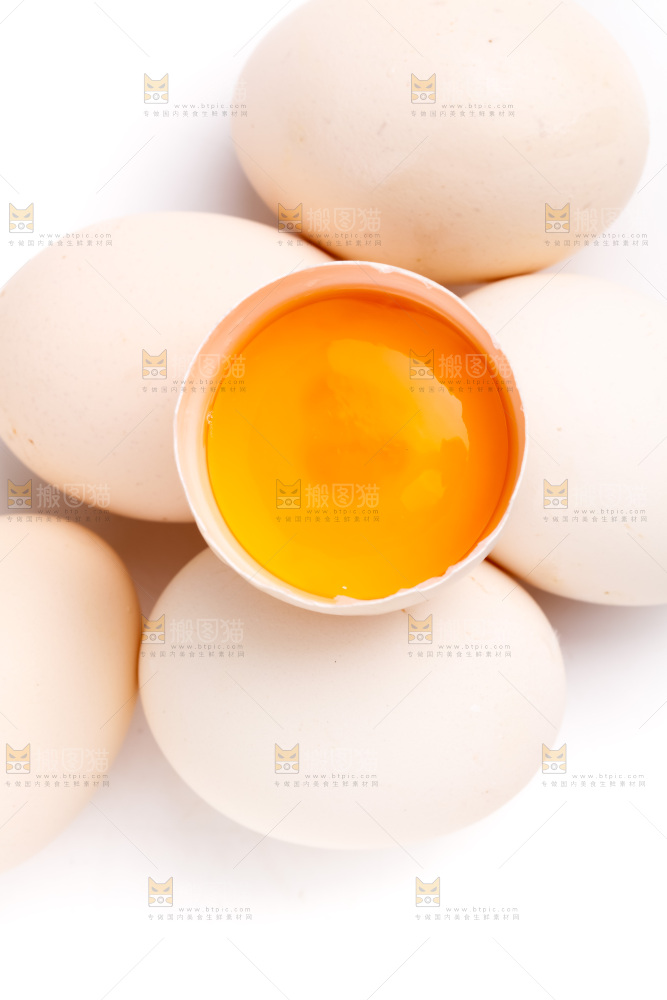白底上的柴鸡蛋