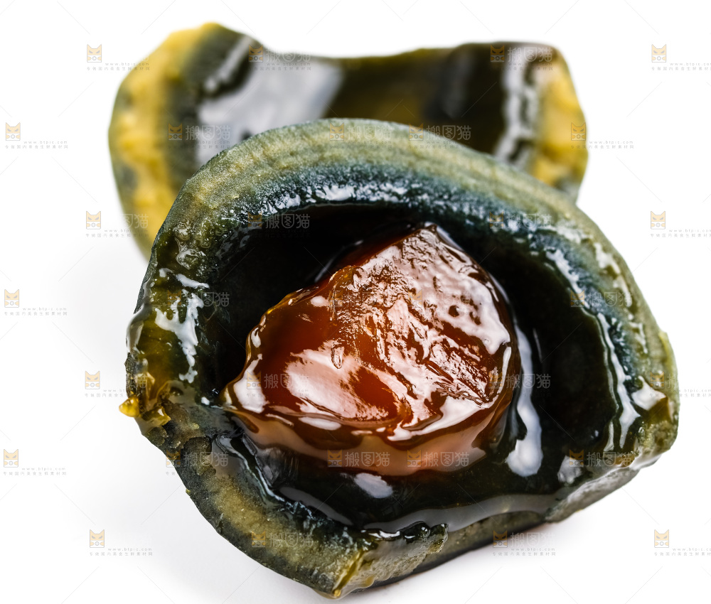 白底上放着皮鸭蛋