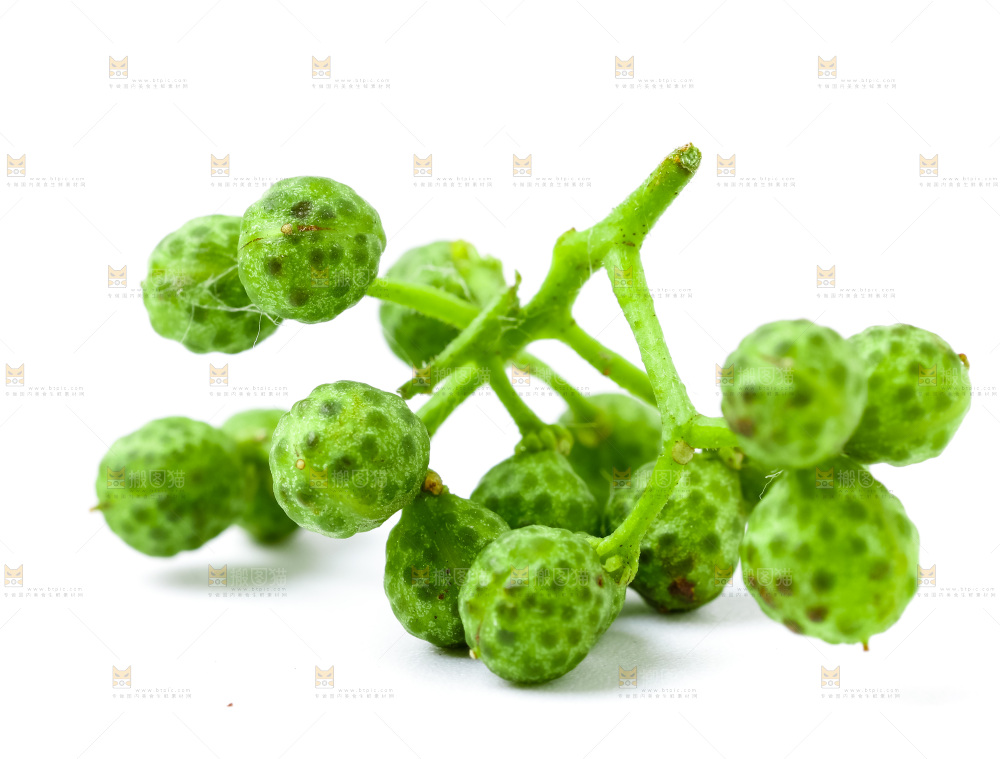 浅底上摆放着青花椒