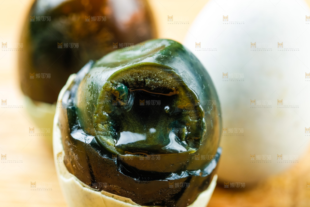 木底上放皮蛋