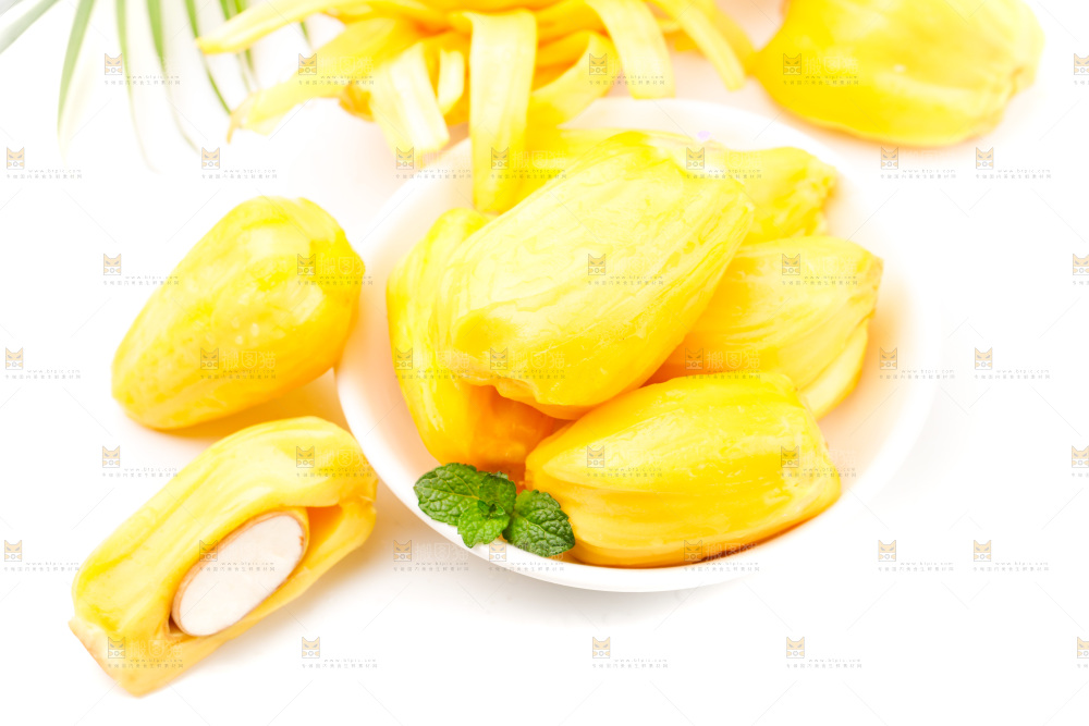 碟子里的黄肉菠萝蜜