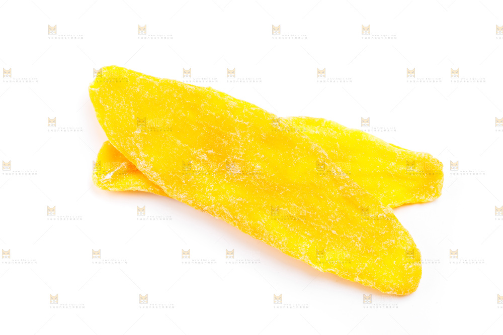 白底上放着芒果干片