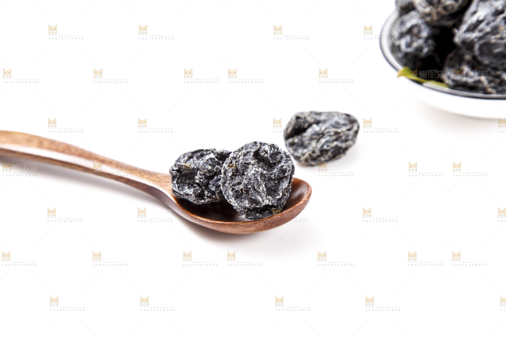 白底上的话梅
