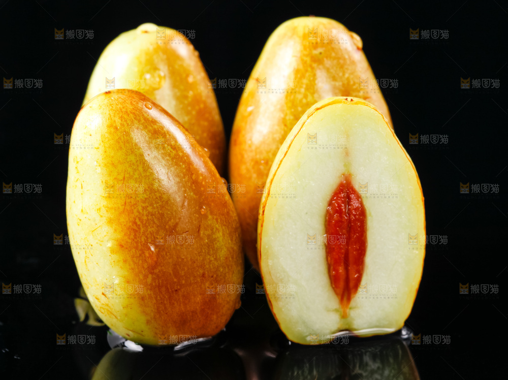 深底上摆放着大枣