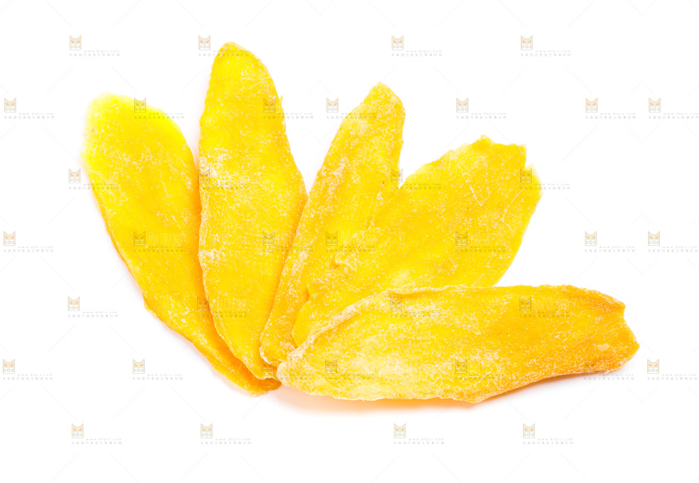 白底上摆放着芒果干