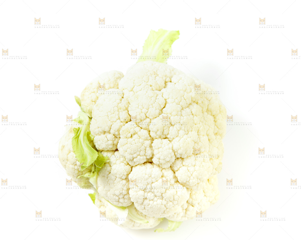 白底上放着花椰菜