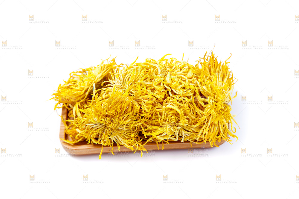 盘子里装着金丝皇菊