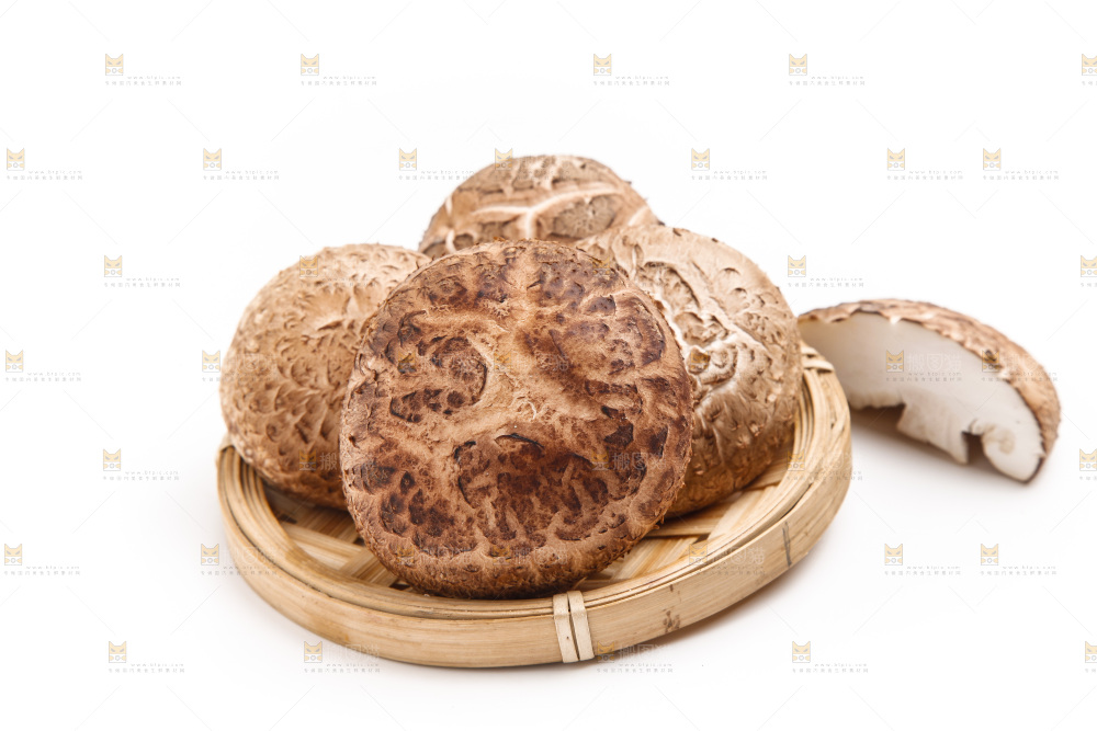 篮子里的冬菇