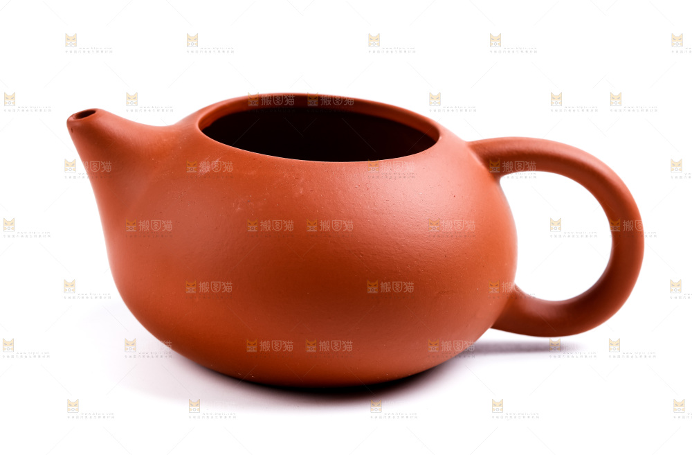 白底上放着陶瓷茶壶