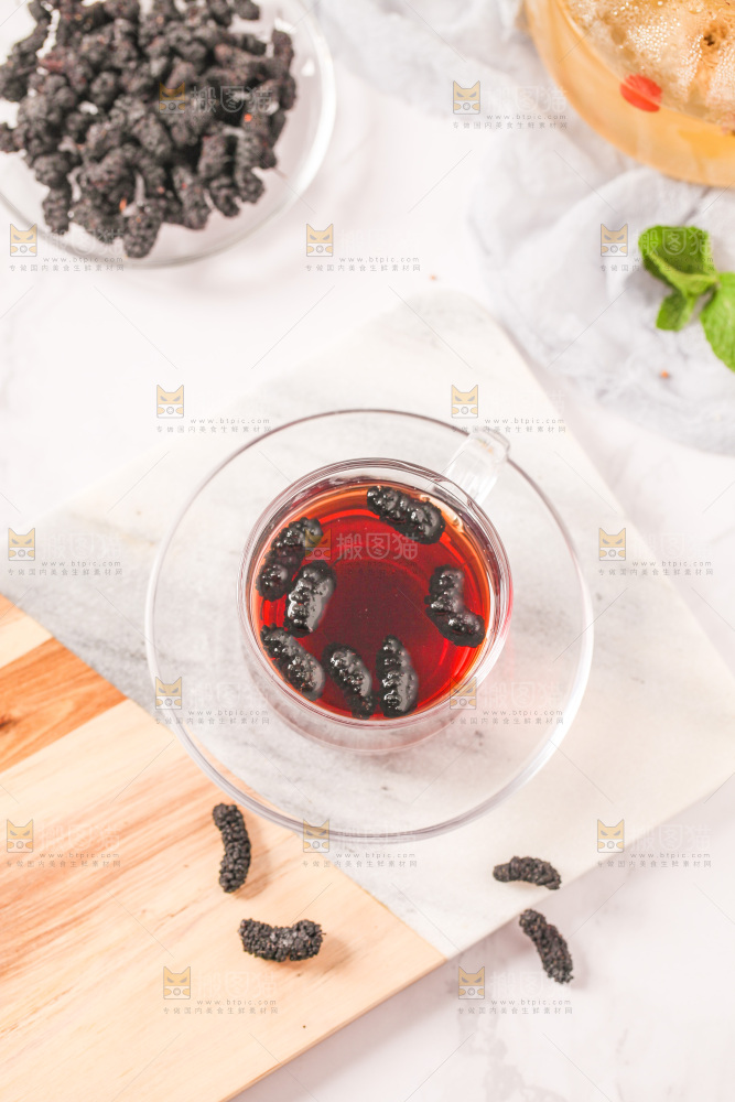 桑葚干泡水