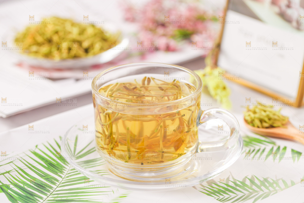一杯金银花茶