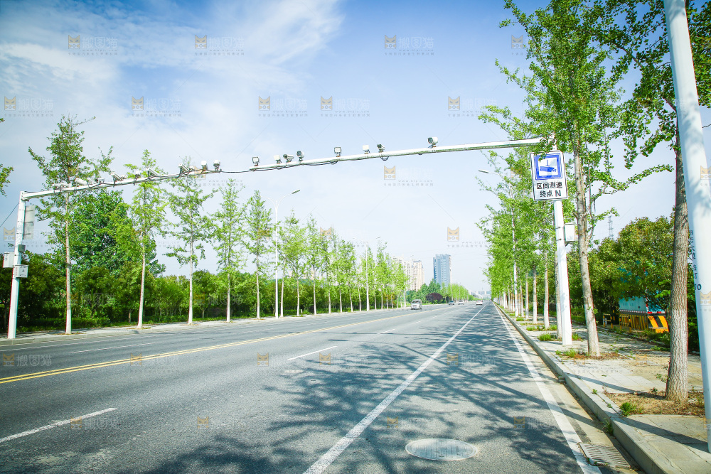 宽敞的道路