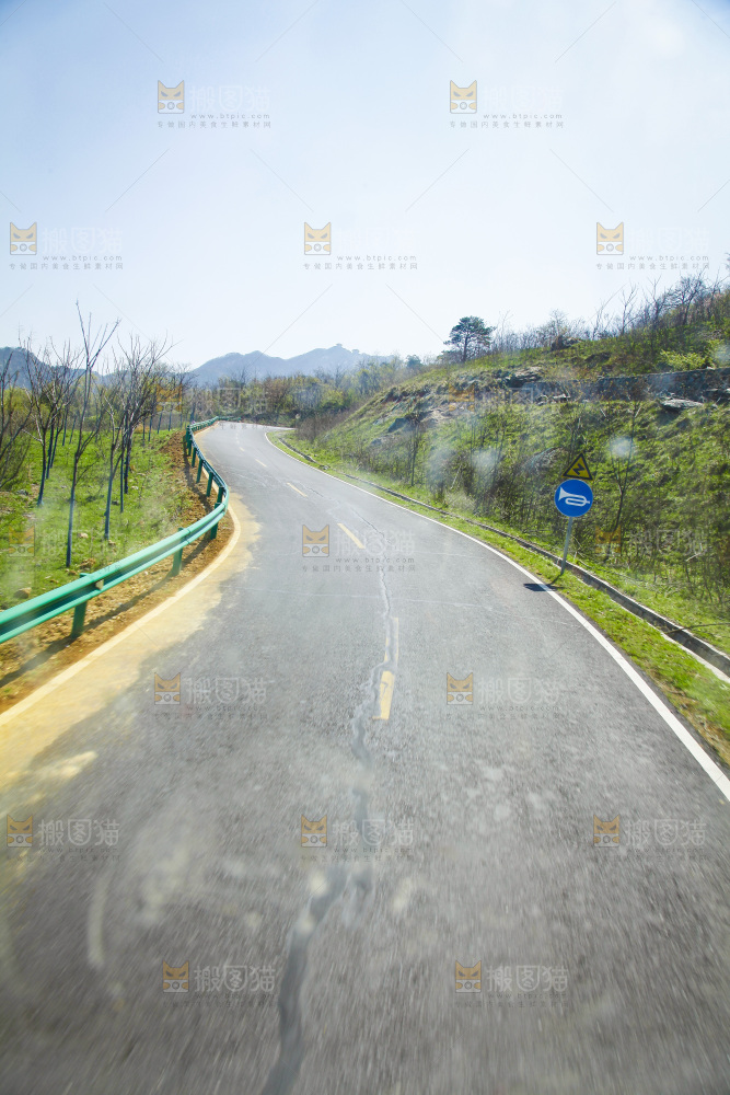 一条盘山公路