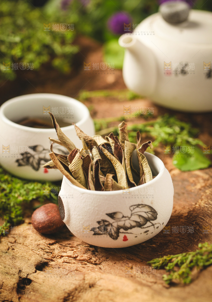 杯子里装着芦荟干