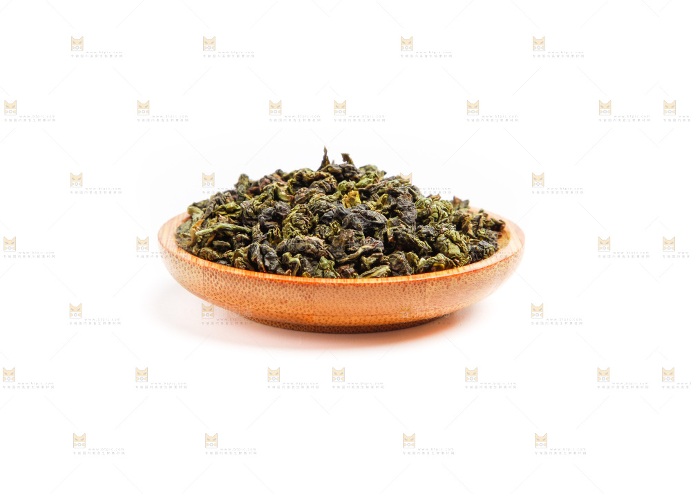 盘子里装着乌龙茶