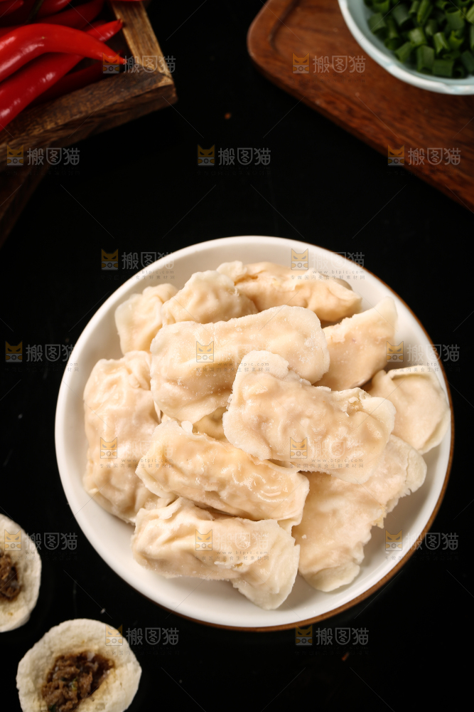 一盘迷你虾米饺