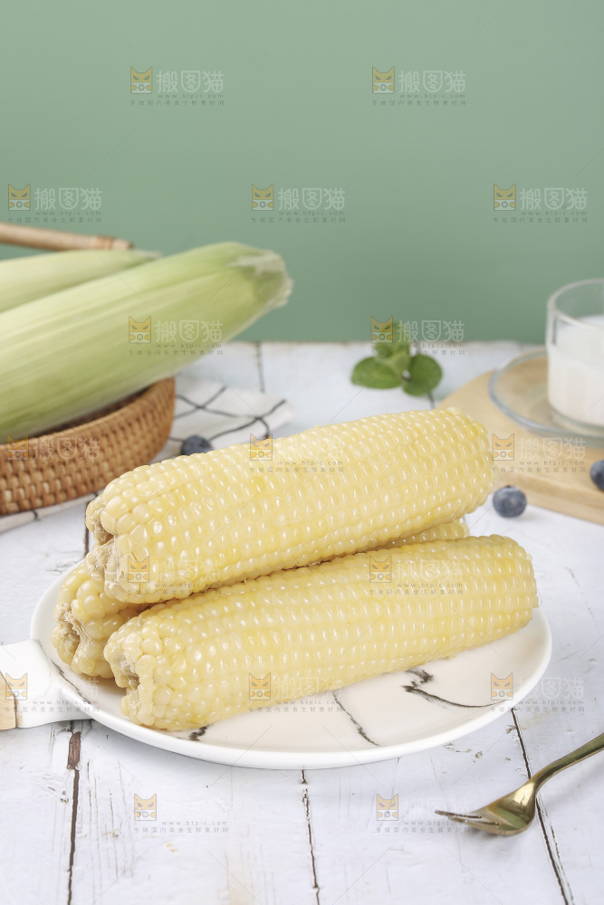 一盘白糯玉米