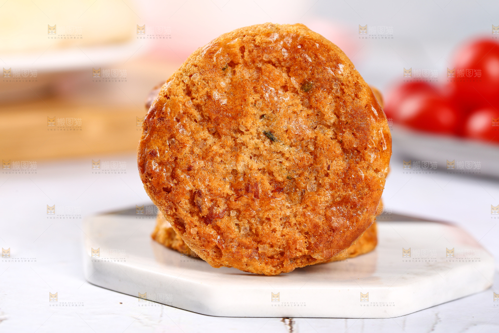 石垫上放着香酥鸡仔饼