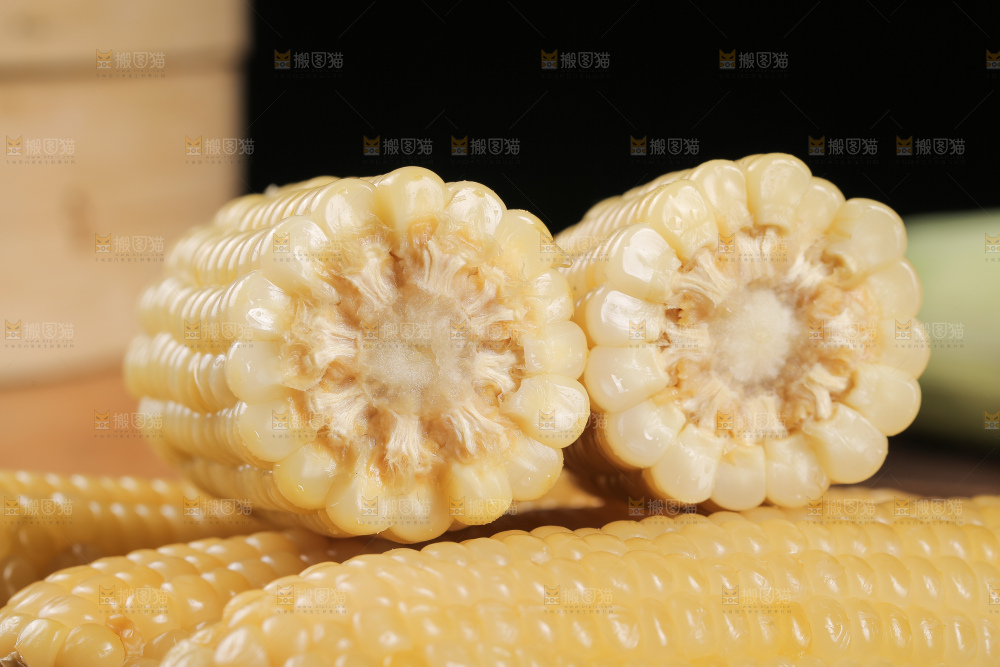 新鲜的甜糯玉米