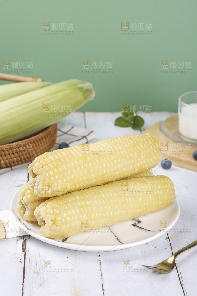 一盘白糯玉米