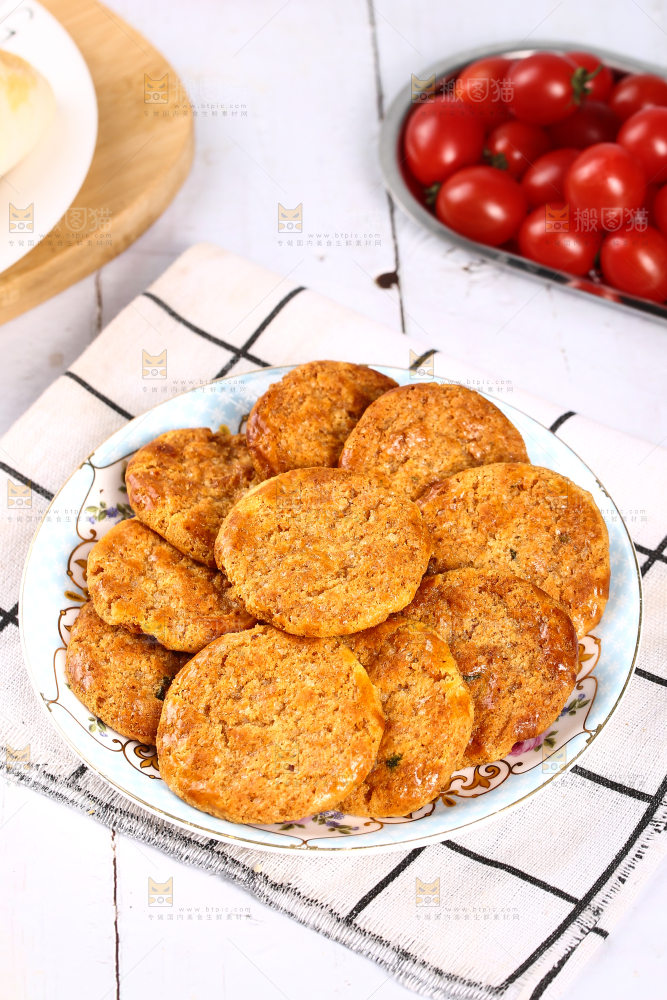 一盘广式鸡仔饼