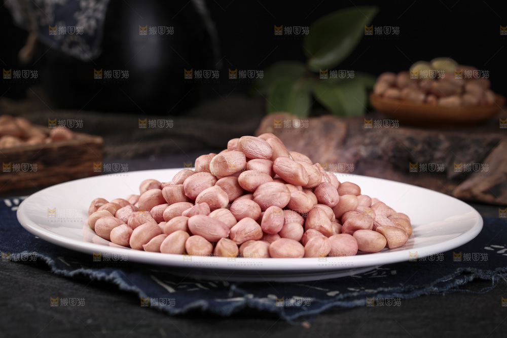 一盘白沙花生米