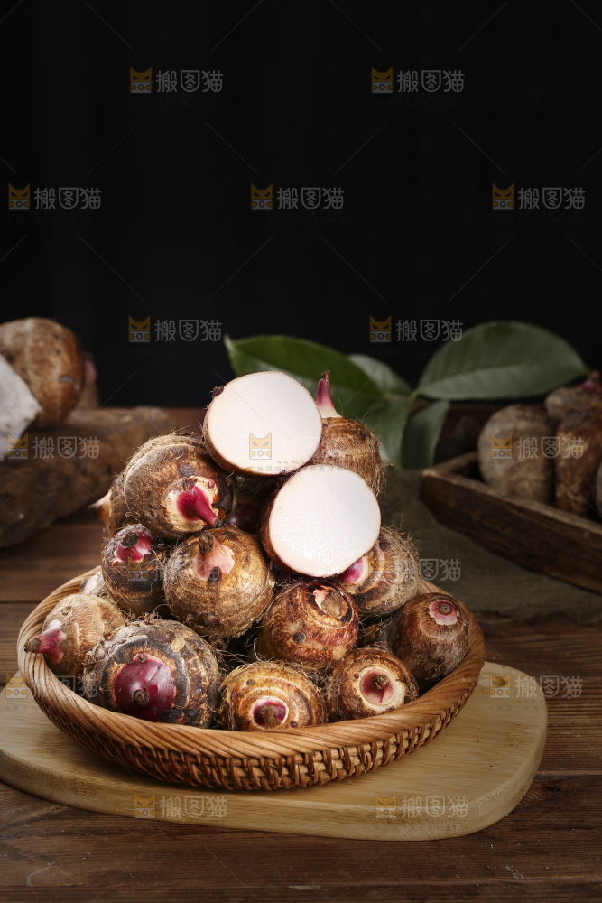 一篮红芽小芋头