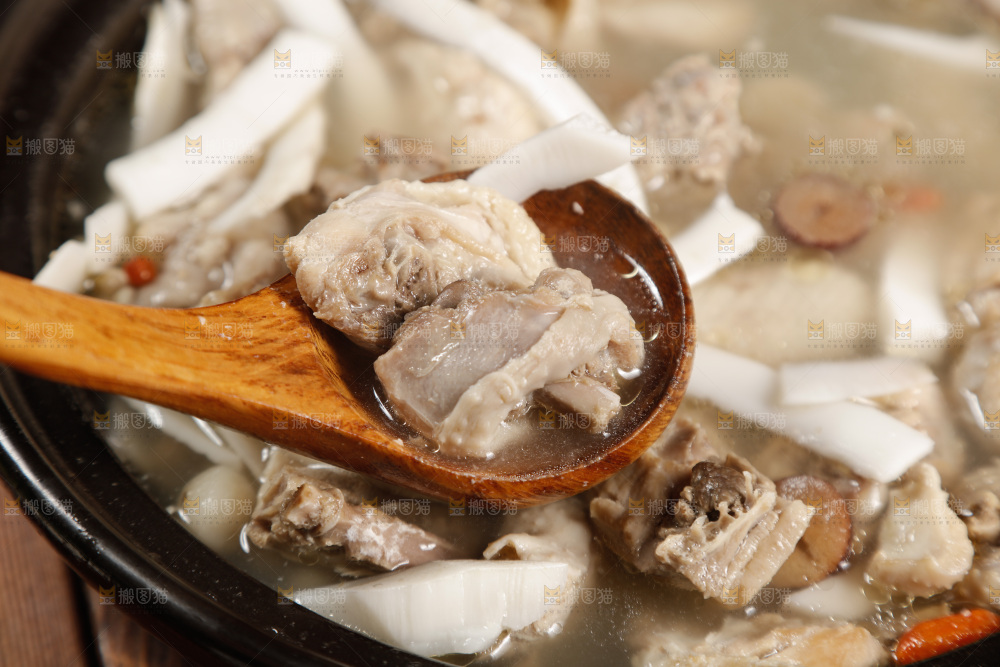 一锅椰子炖鸡