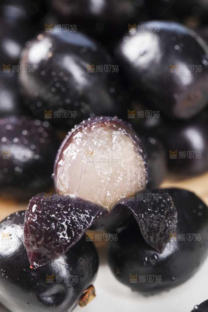 新鲜的嘉宝果树葡萄