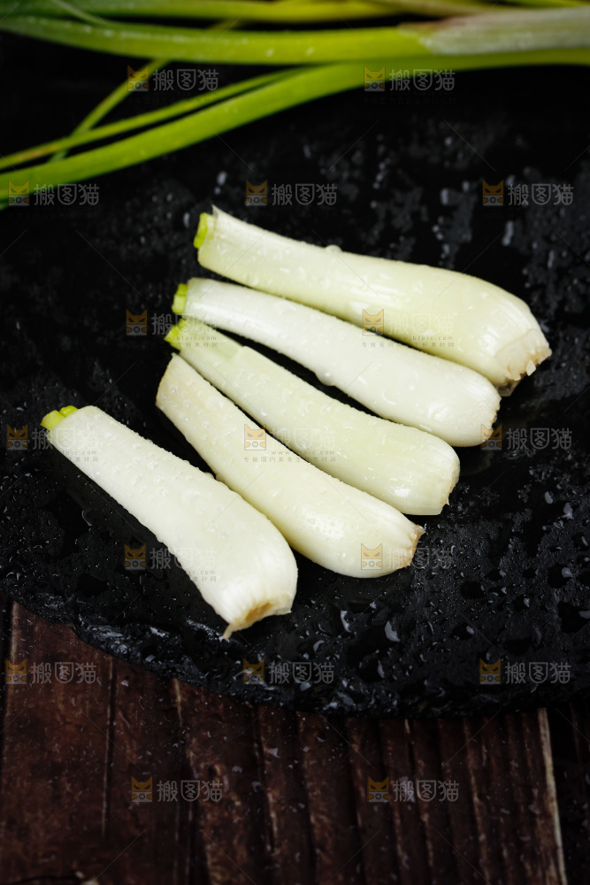 黑底上的去叶藠头