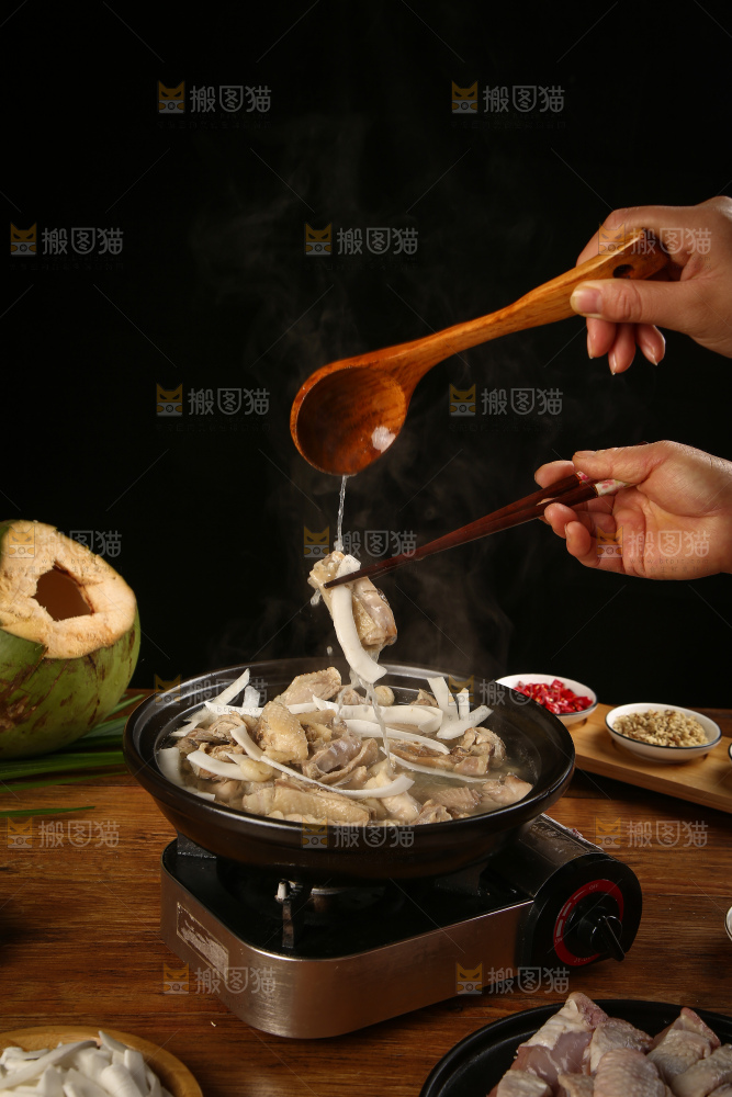筷子上夹着椰子鸡