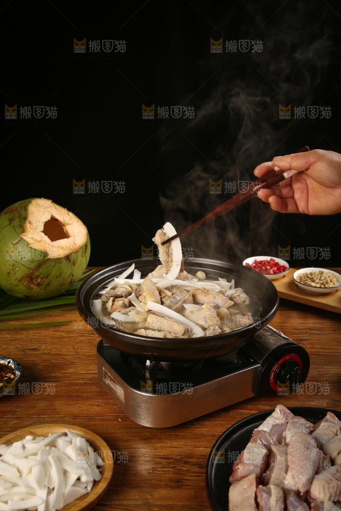 筷子上夹着椰子鸡