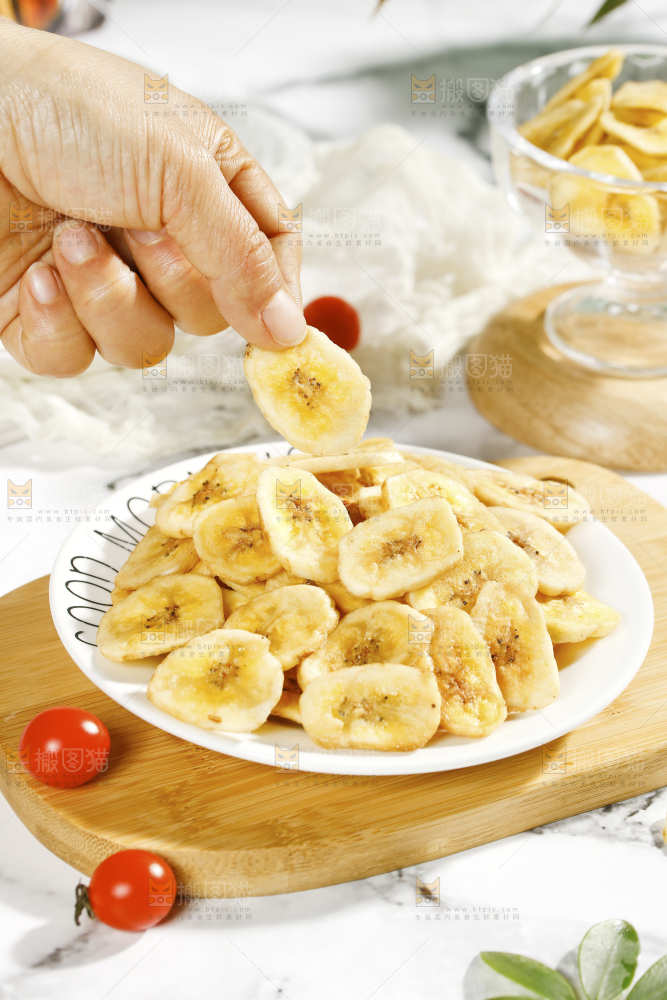 一盘香蕉脆片
