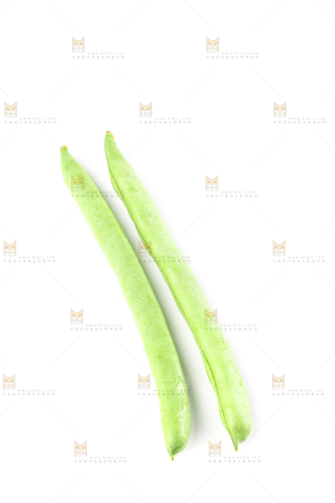 白底上摆放着四季豆
