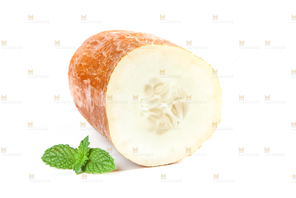 白底上放着老黄瓜果肉