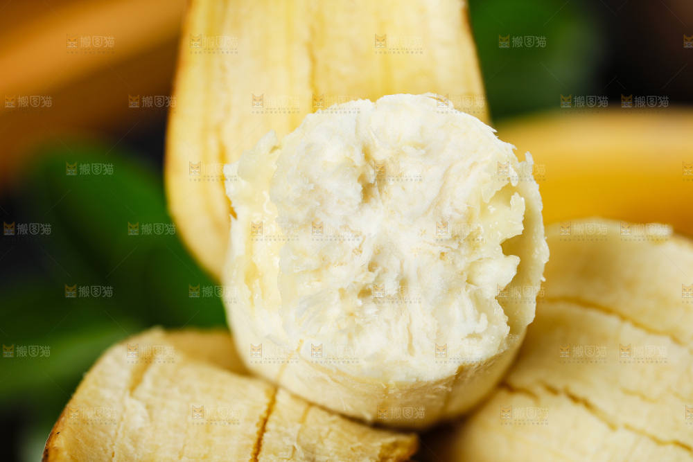 撕开皮的广西苹果蕉