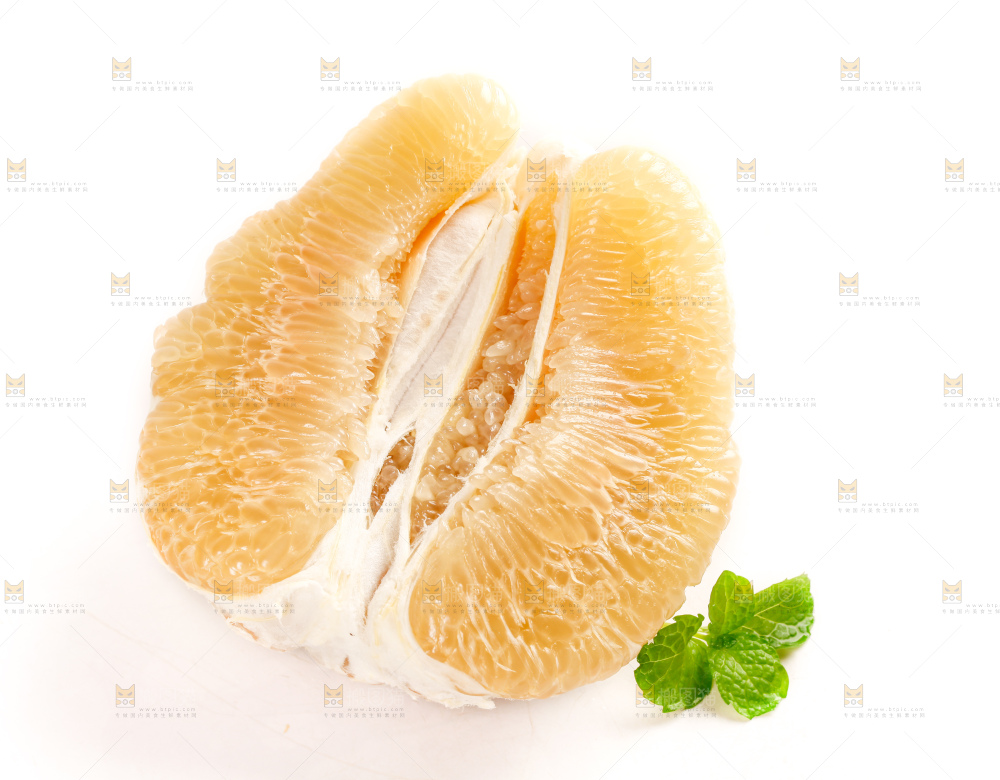 白底上放着一堆新鲜柚子