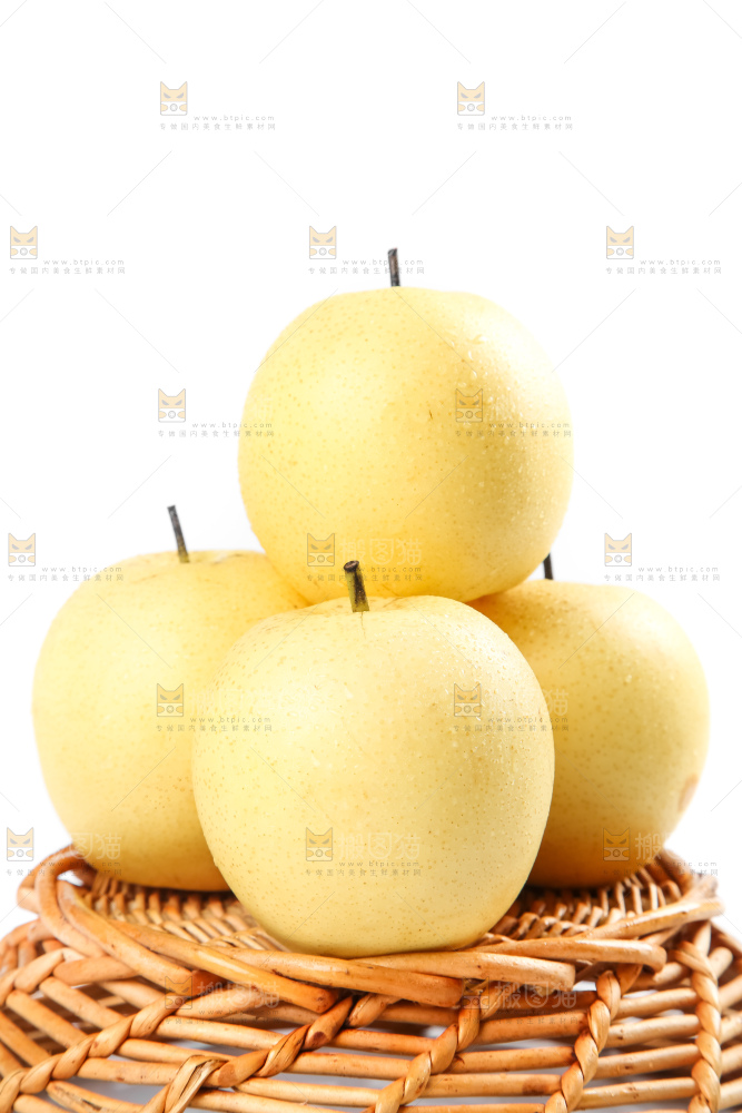 篮子里装着皇冠梨